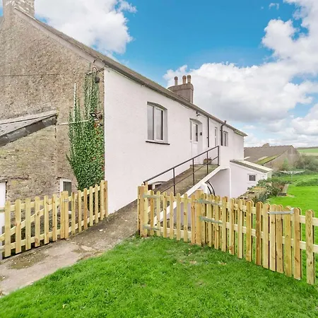 2 Bed In 88357 Apartment Looe